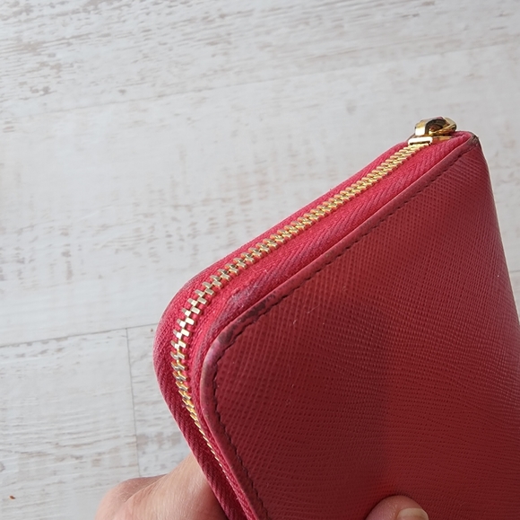 Prada Wallet - Picture 4 of 16